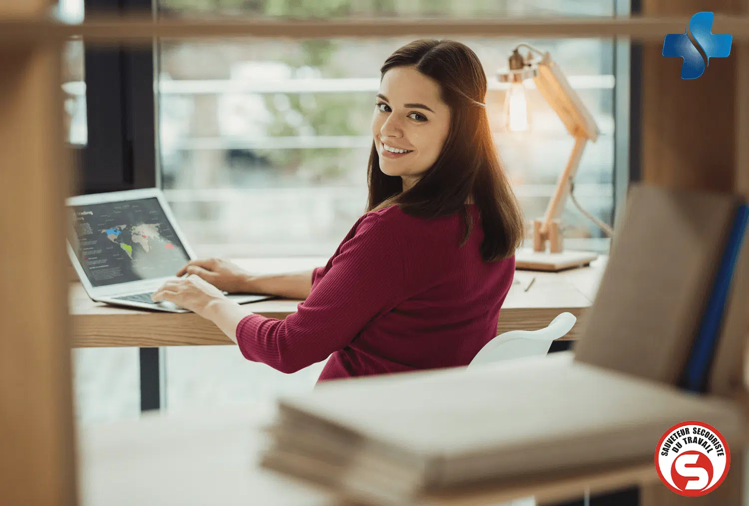 salariée heureuse sst2